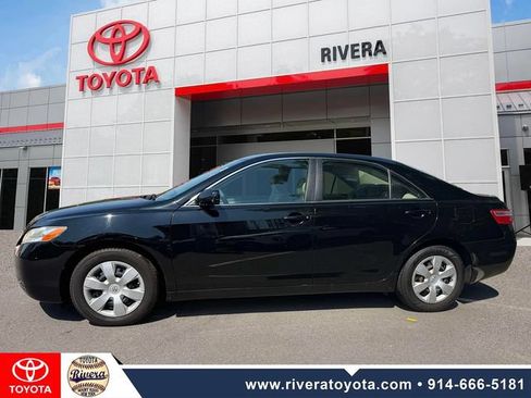 Used 2009 Toyota Camry LE FWD image 8