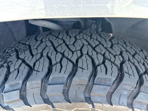 Used 2020 Chevrolet Silverado 1500 RST AWD/4WD image 12