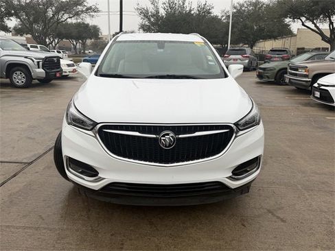 Used 2019 Buick Enclave Essence image 2