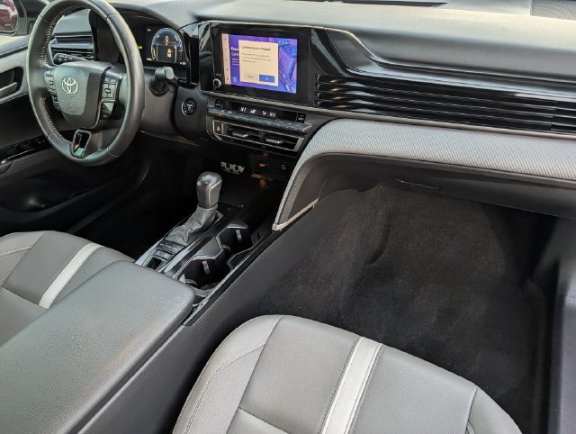 Used 2025 Toyota Camry SE w/ Convenience Package FWD image 32