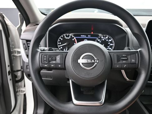 Used 2023 Nissan Rogue S AWD/4WD image 23