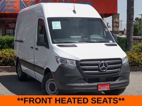 Used 2025 Mercedes-Benz Sprinter 2500 image 2