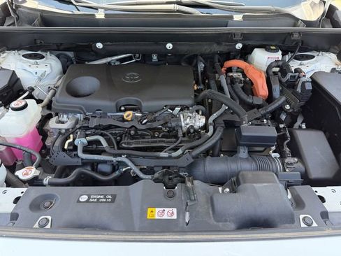 Certified 2024 Toyota RAV4 LE AWD/4WD image 29