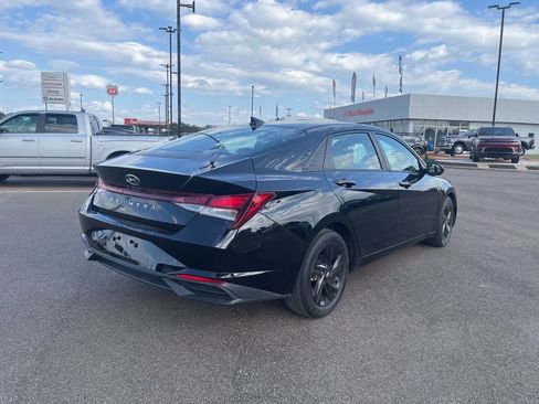 Used 2021 Hyundai Elantra SEL w/ Convenience Package FWD image 7