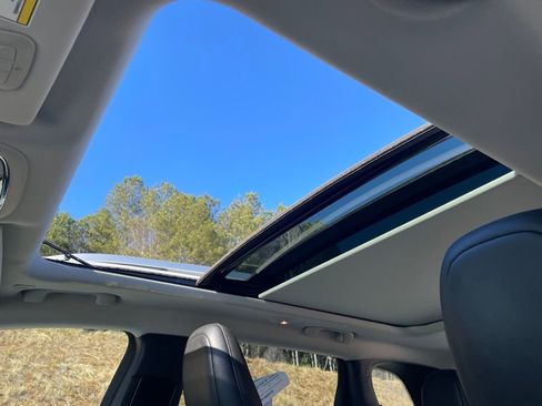 Used 2021 Jeep Cherokee Limited w/ Elite Package image 21