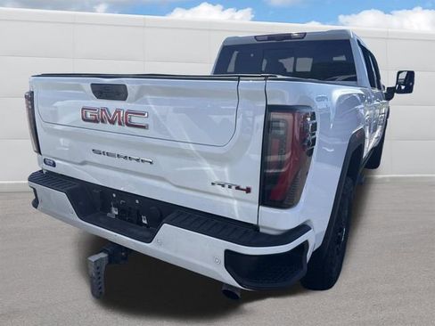 Used 2024 GMC Sierra 2500 AT4 w/ AT4 Premium Plus Package AWD/4WD image 4