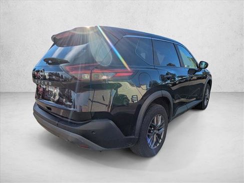 Used 2023 Nissan Rogue S image 5