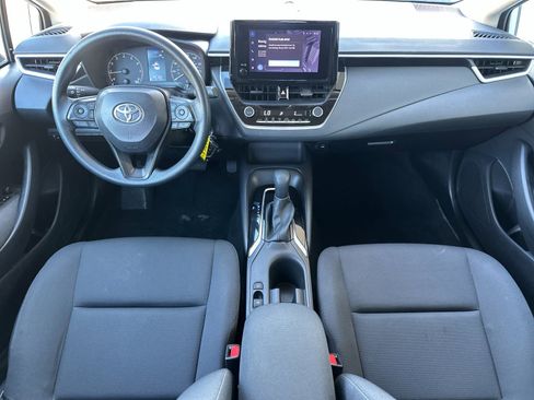 Used 2025 Toyota Corolla LE image 12