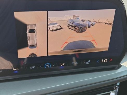 New 2026 Chevrolet Traverse LT w/ Enhanced Driving Package AWD/4WD image 12
