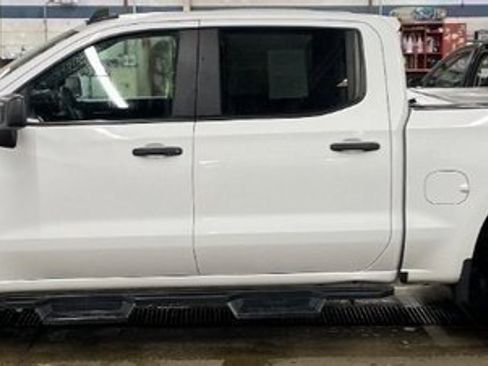 Used 2023 Chevrolet Silverado 1500 Custom image 2