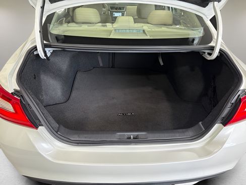 Used 2016 Nissan Altima 2.5 SL w/ 2.5 Technology Package FWD image 35