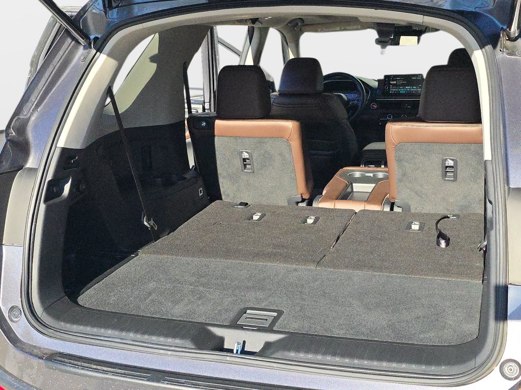 Used 2025 Honda Pilot Elite image 14