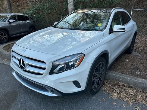 Used 2017 Mercedes-Benz GLA 250 4MATIC image 3