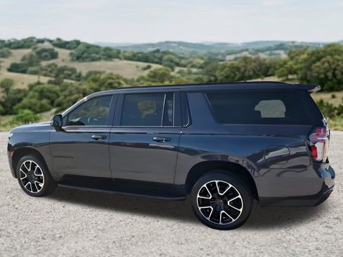 Used 2022 Chevrolet Suburban RST w/ Luxury Package RWD image 7