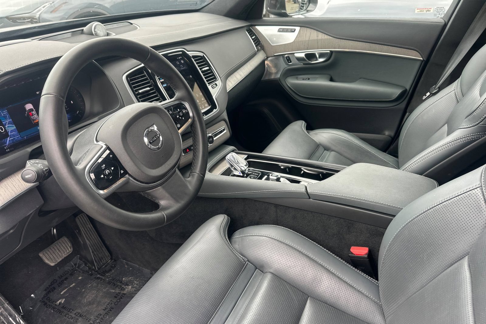 Used 2025 Volvo XC90 B6 Ultra w/ Lounge Package AWD/4WD image 13