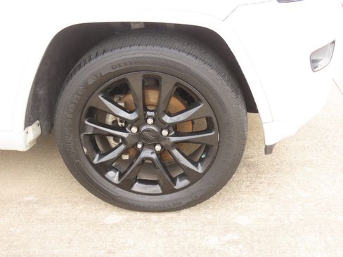 Used 2019 Jeep Grand Cherokee Altitude RWD image 6