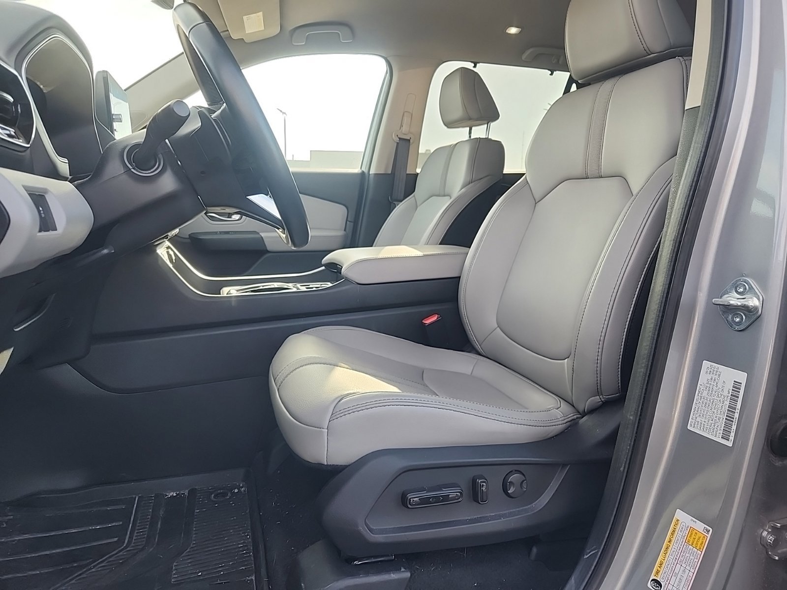 Used 2025 Honda Pilot EX-L image 17