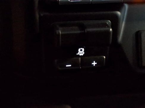 Used 2020 GMC Sierra 1500 SLT w/ SLT Premium Package AWD/4WD image 22