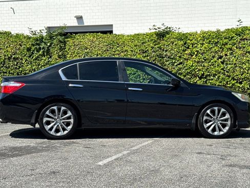 Used 2015 Honda Accord Sport image 3
