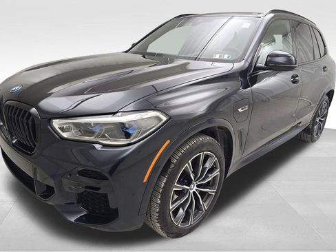 Certified 2023 BMW X5 xDrive45e w/ Executive Package image 5