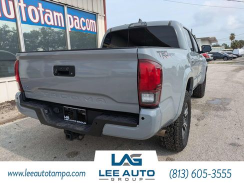 Used 2018 Toyota Tacoma TRD Sport w/ Technology Package RWD image 3