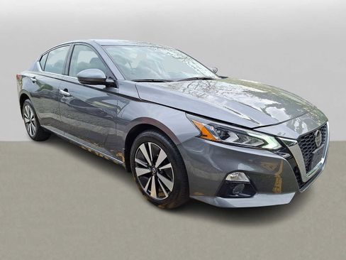 Used 2020 Nissan Altima 2.5 SV AWD/4WD image 3