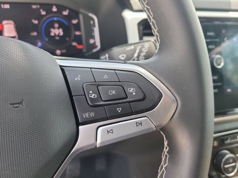 Used 2023 Volkswagen Atlas Cross Sport SE FWD image 27