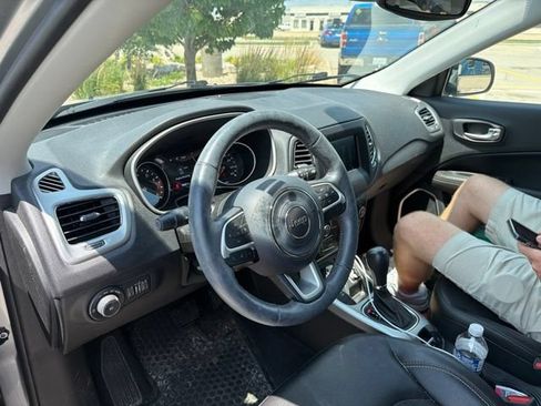 Used 2019 Jeep Compass Latitude w/ Cold Weather Group AWD/4WD image 5