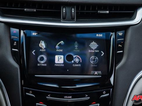 Used 2014 Cadillac XTS FWD image 18