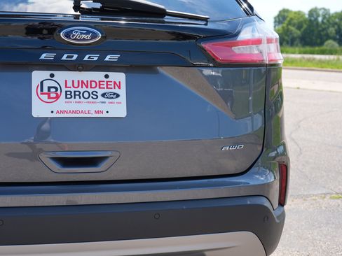 Used 2024 Ford Edge SEL w/ Convenience Package AWD/4WD image 12
