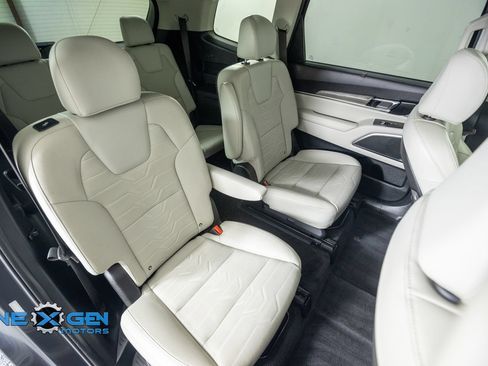 Used 2022 Kia Telluride SX w/ SX Prestige Package AWD/4WD image 40