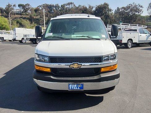 Used 2026 Chevrolet Express 3500 w/ Power Convenience Package RWD image 3
