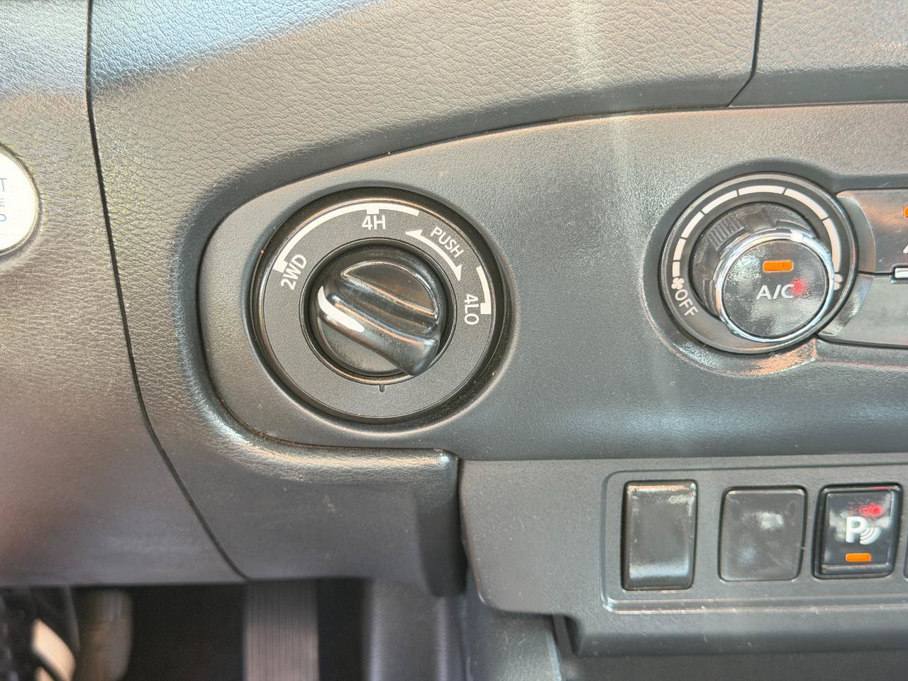 Used 2022 Nissan Frontier SV w/ Technology Package AWD/4WD image 21