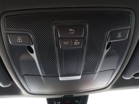 Used 2020 Mercedes-Benz GLA 250 4MATIC image 38