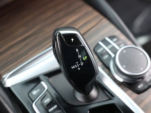 Used 2021 BMW 540i w/ Premium Package RWD image 48