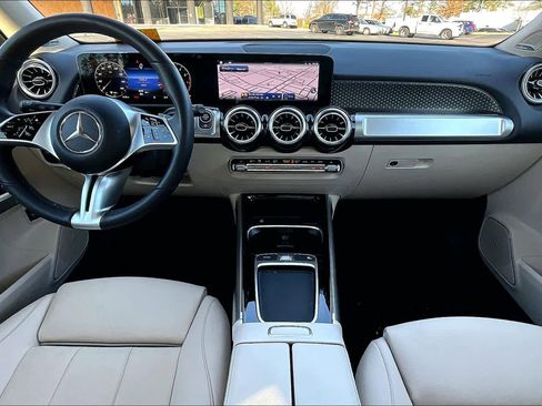 Used 2025 Mercedes-Benz GLB 250 image 16