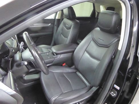 Used 2019 Cadillac XT5 Luxury FWD image 18