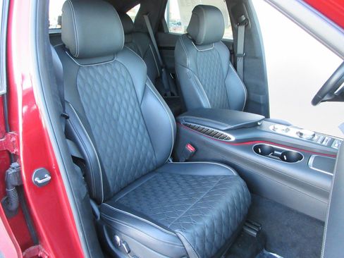 Used 2023 Genesis GV70 3.5T Sport w/ Sport Prestige Package AWD/4WD image 27