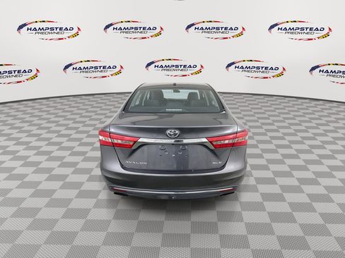 Used 2018 Toyota Avalon XLE image 7
