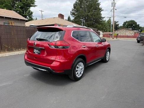 Used 2017 Nissan Rogue S w/ S Appearance Package AWD/4WD image 5