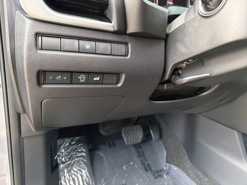 Used 2023 Nissan Rogue SL image 21