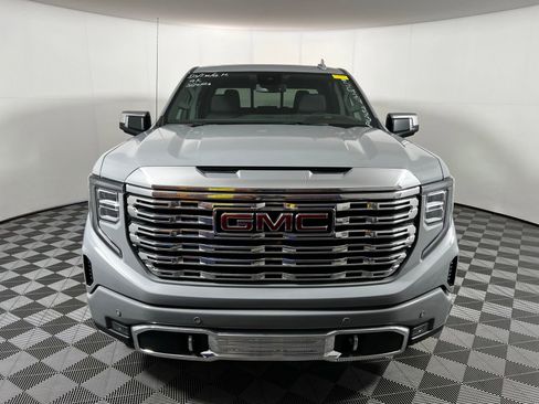 Used 2025 GMC Sierra 1500 Denali AWD/4WD image 2