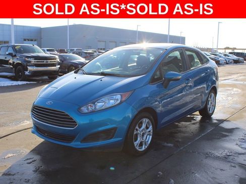 Used 2015 Ford Fiesta SE image 3