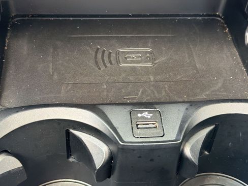 Used 2022 BMW M440i Convertible RWD image 36