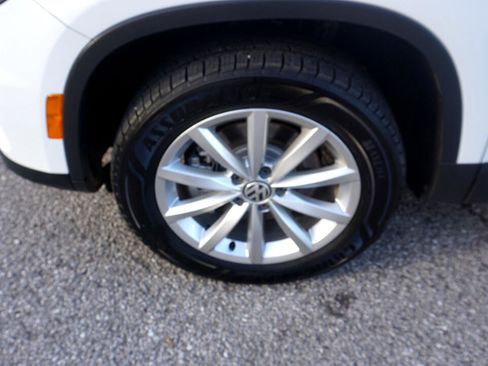Used 2017 Volkswagen Tiguan Wolfsburg Edition image 8
