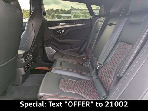 Used 2020 Lamborghini Urus AWD/4WD image 13