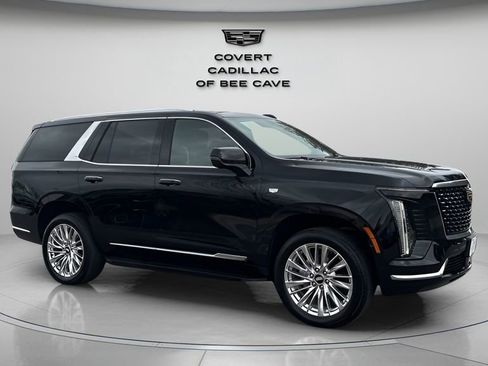 Used 2025 Cadillac Escalade Premium Luxury image 12