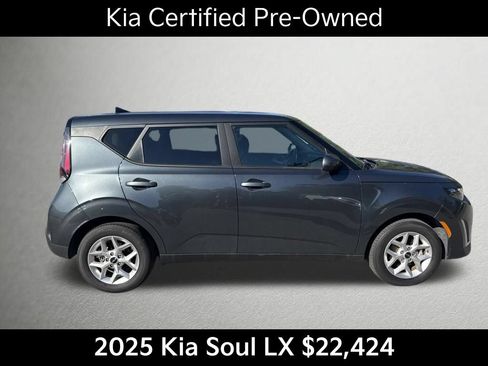 Used 2025 Kia Soul LX w/ LX Technology Package FWD image 2