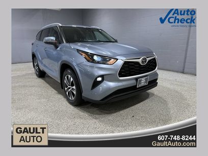 Used 2022 Toyota Highlander XLE