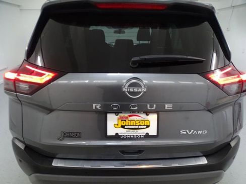 Used 2023 Nissan Rogue SV AWD/4WD image 19